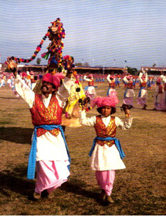 1204697038_Pakistan Folk Dance 1_240x180