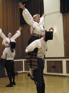 1204698994_Scandinavian Folk Dancing_240x180